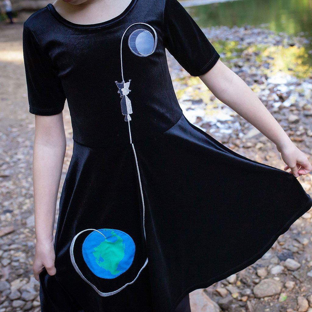 Apollo Moonshot Ballerina Style Short Sleeve Dress